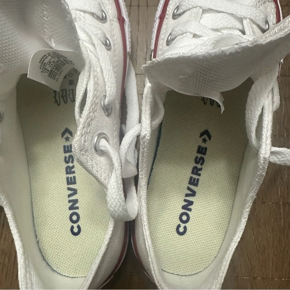 Converse Classic White Chuck Taylors Youth Size 12 NWOB